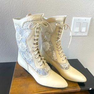 Oak Tree Farms vintage lace up boots